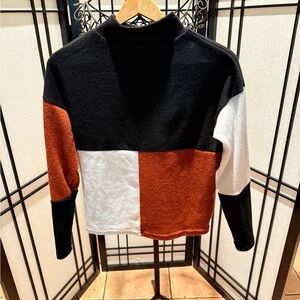 Freestyle Black and White Knitwear